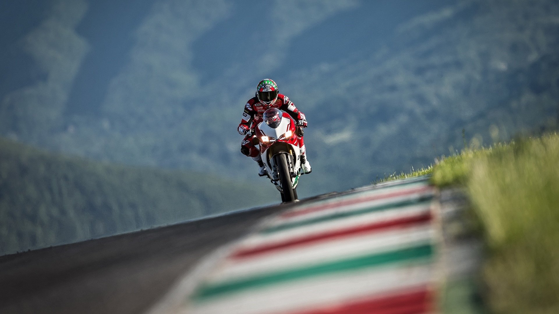 世界杯中国女足战败 球迷分析技战术短板，史诗级对攻!中国女足3-4落后,连扳2球绝杀世界第1